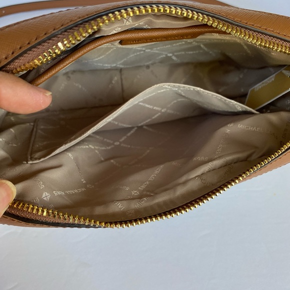 - MICHAEL KORS LG EW Crossbody jet set Vanil… - Picture 10 of 11